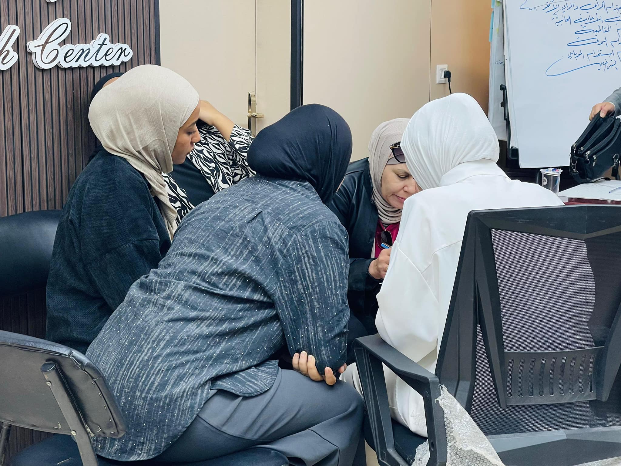 A dialogue session was conducted on recent political developments